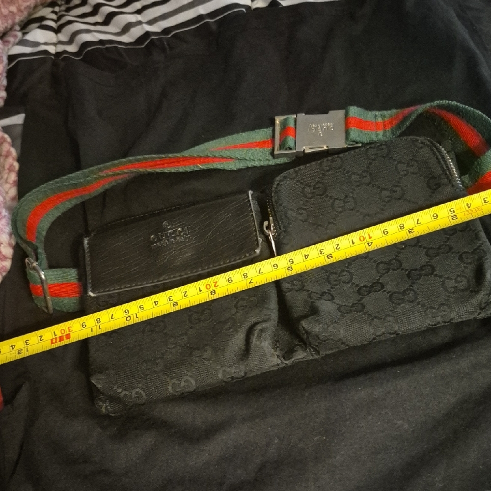 Authentic--Gucci Black Belt Bag with Green and Red Strap - Picture 2 of 12